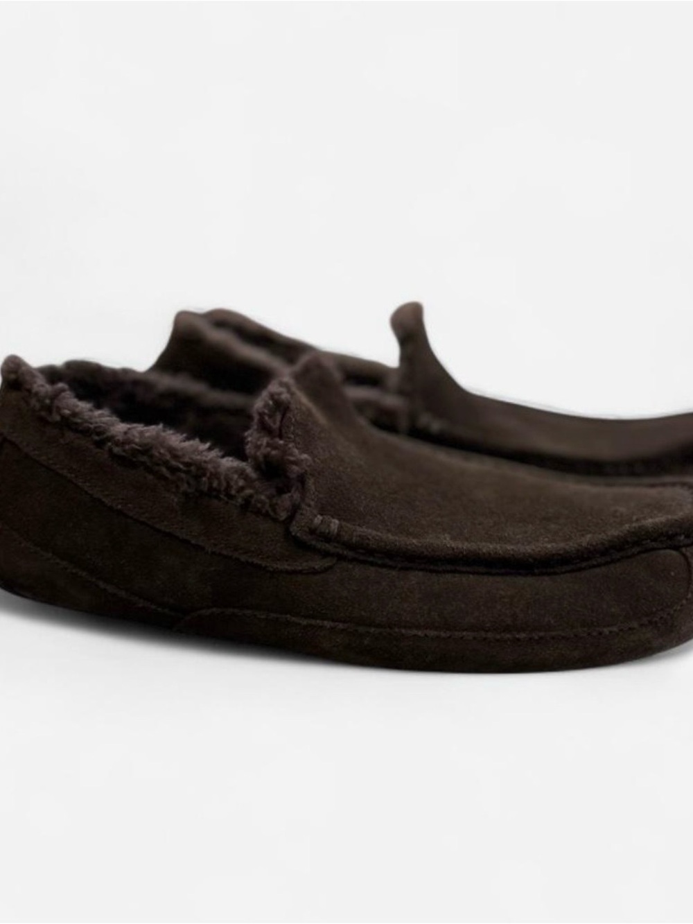 UGG Men's Ascot Sheepskin Slippers
Brown Suede Loafers Size 12 - Picture 2 of 8